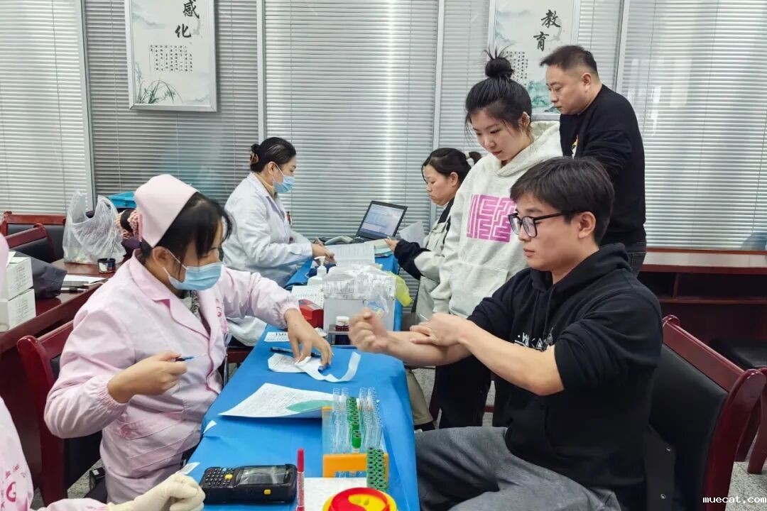 1761723682131328.jpg 1761723682131328.jpg